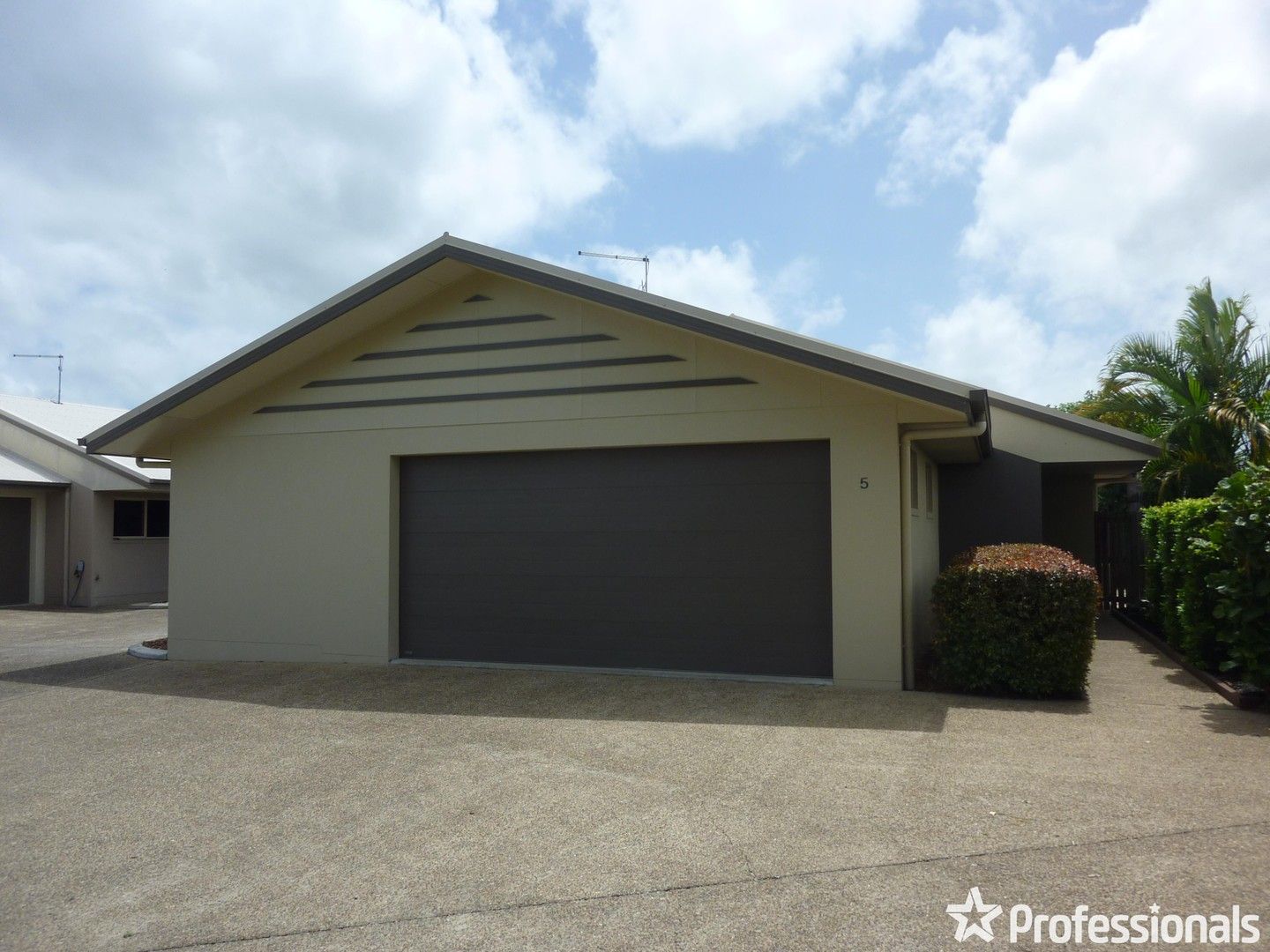 5/11 Perkins Street, North Mackay QLD 4740, Image 0