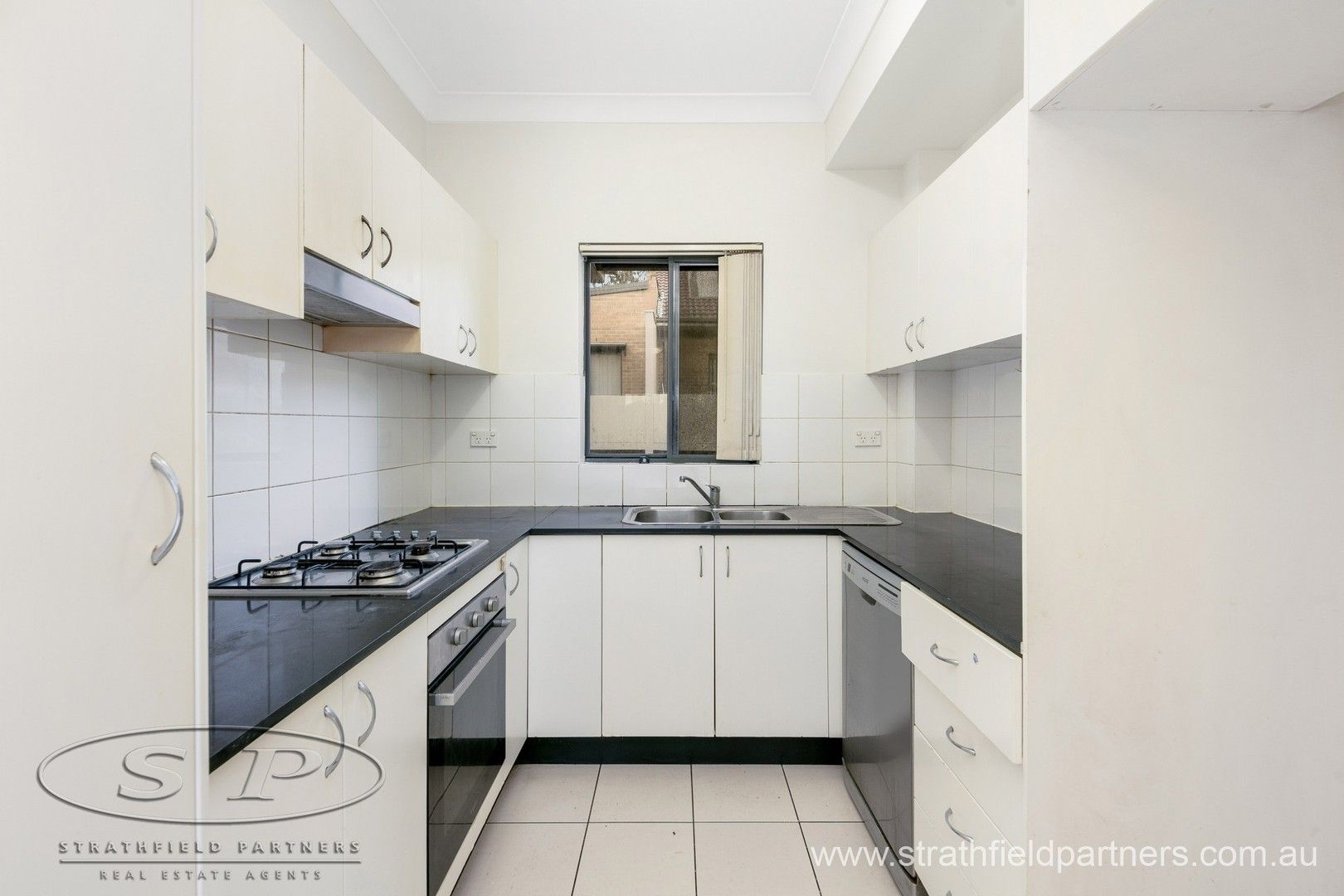 4 bedrooms Apartment / Unit / Flat in 35/9-17 Eastbourne Road HOMEBUSH WEST NSW, 2140