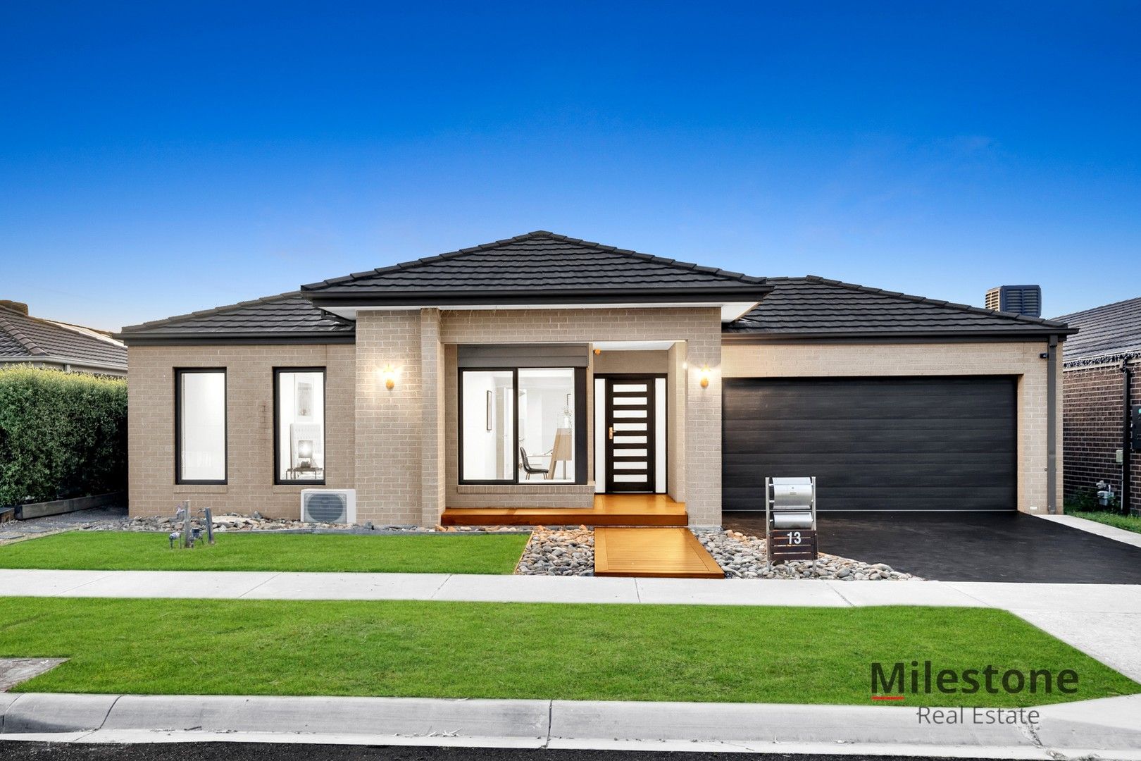 13 Rock Daisy Drive, Cranbourne West VIC 3977, Image 0