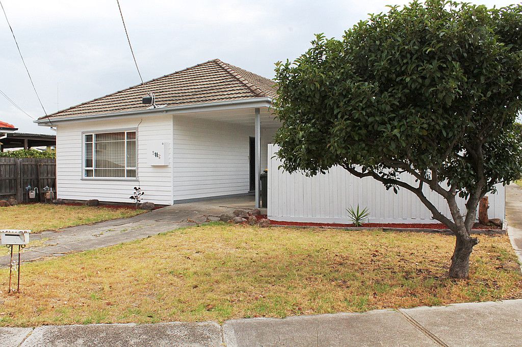 3 bedrooms House in 11 Dove Avenue ALTONA VIC, 3018