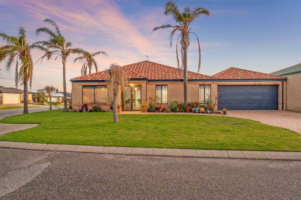 5 bedrooms House in 2 Hayman Retreat HALLS HEAD WA, 6210