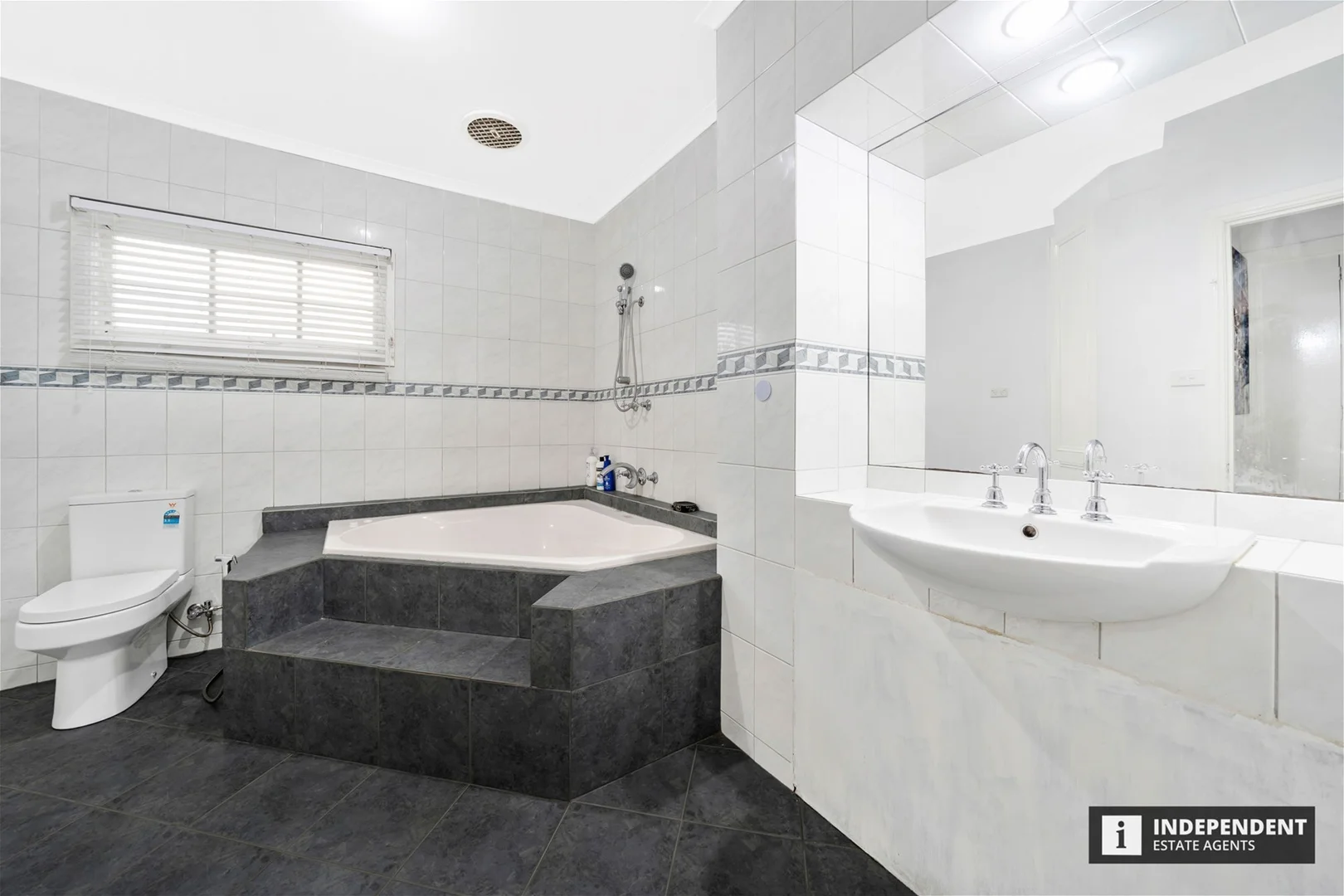 Additional image 11 of 104 Waverley Park Drive, Cranbourne North VIC 3977