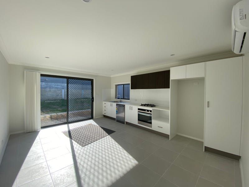 2 bedrooms Apartment / Unit / Flat in 2/17 Saxby Avenue NORTH ROTHBURY NSW, 2335