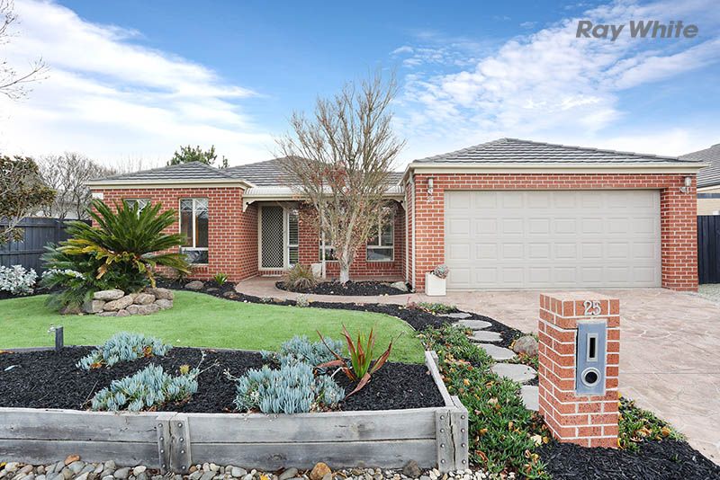 25 Dunfermline Way, Point Cook VIC 3030