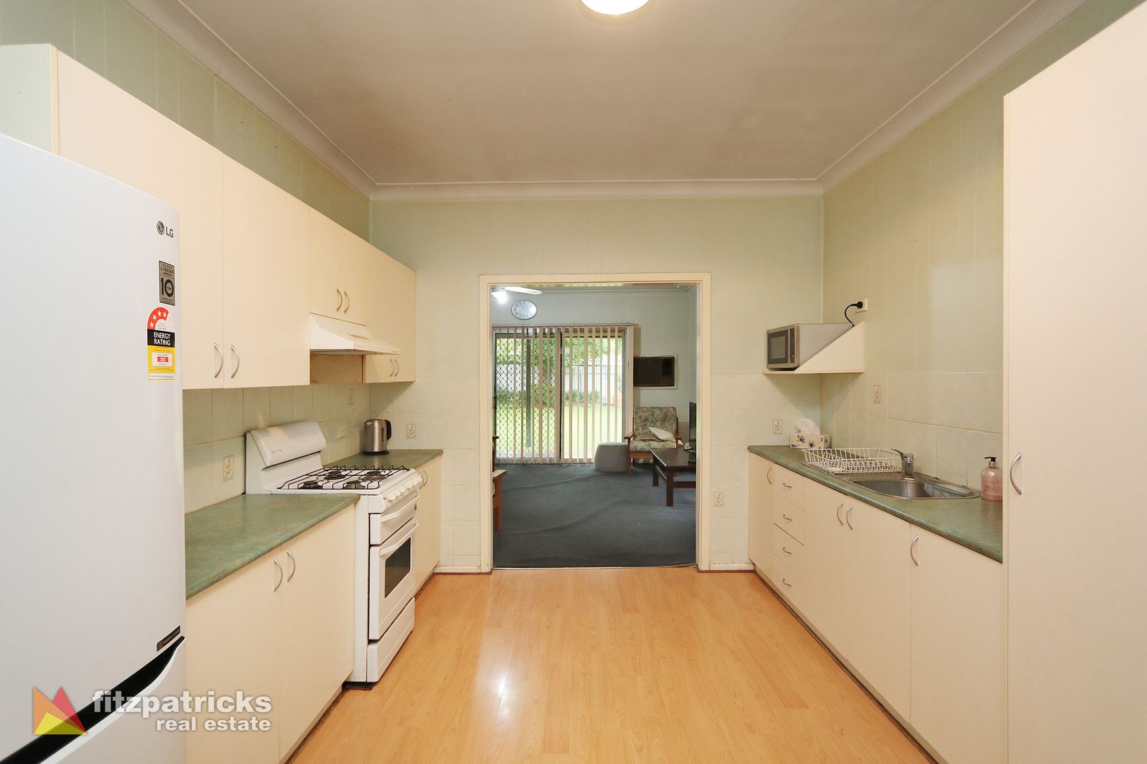 10 Montgomery Street, Ashmont NSW 2650, Image 2