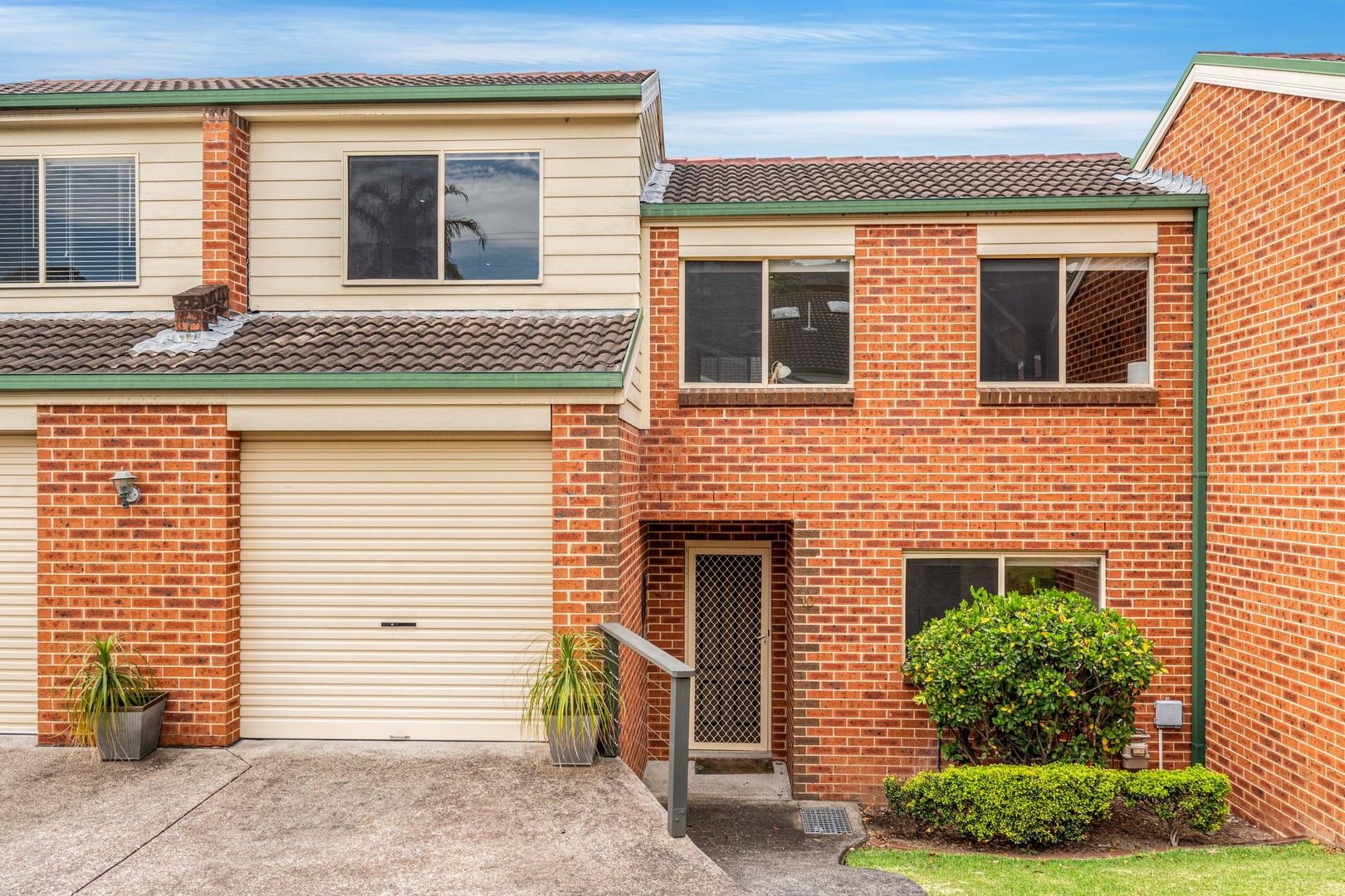 3 bedrooms Townhouse in 10/20 Springfield Road SPRINGFIELD NSW, 2250