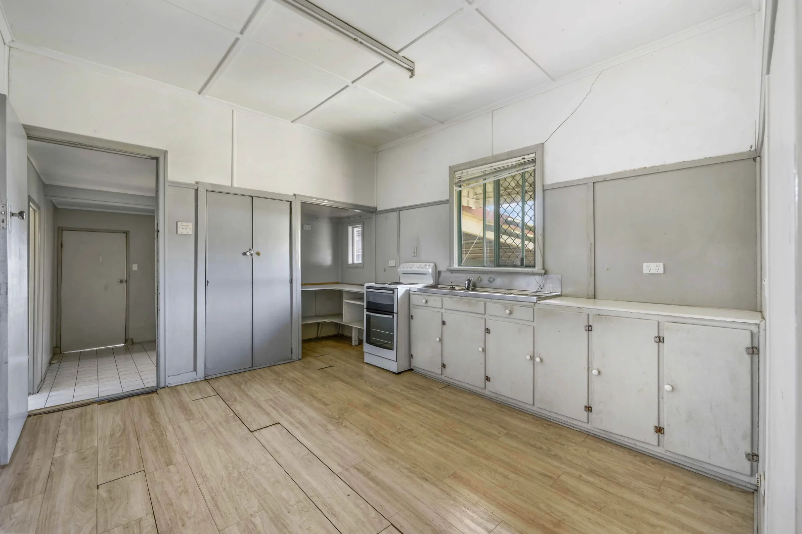 Additional image 2 of 11 Fanny Street, Newtown QLD 4350