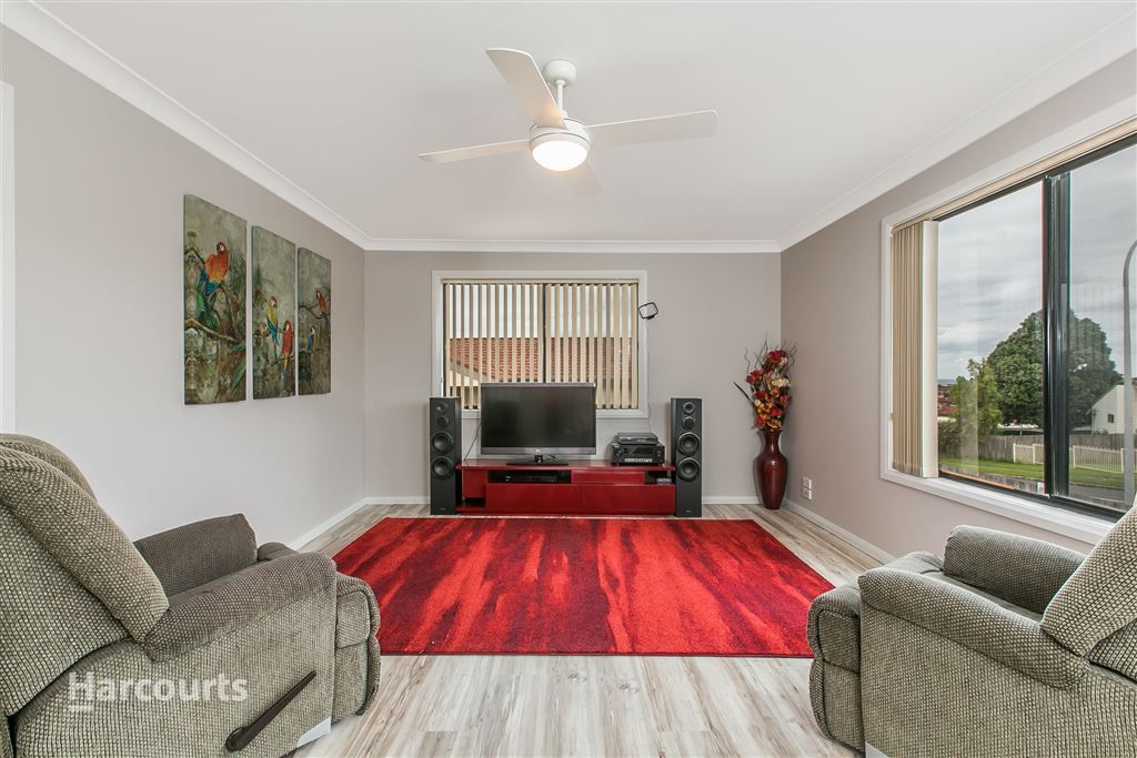 1/8 Carrington Street, Barrack Heights NSW 2528, Image 2