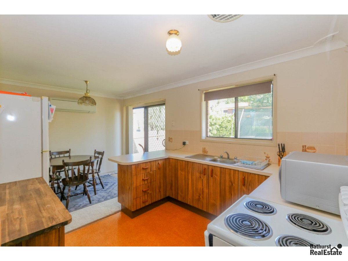 14 Patterson Place, Kelso NSW 2795, Image 2