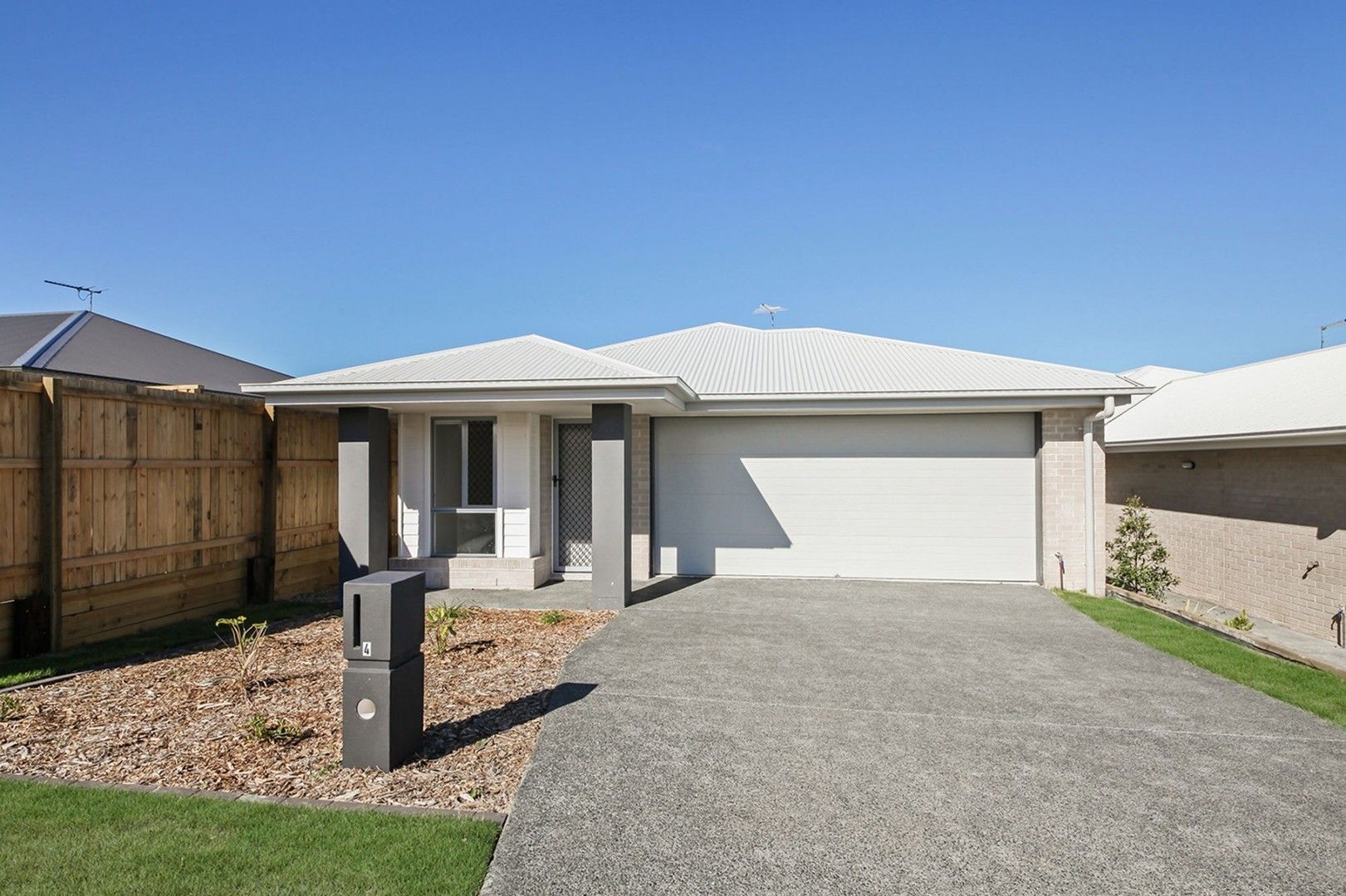 4 bedrooms House in 4 Priestly Place REDBANK QLD, 4301