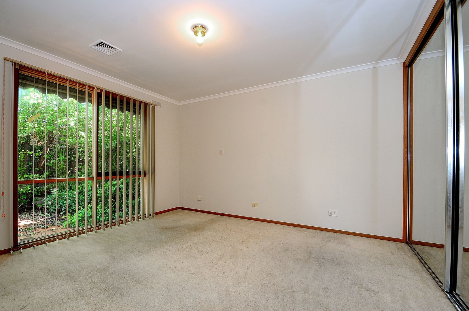 44 Kingston Drive, Dingley Village VIC 3172 House For Rent 400