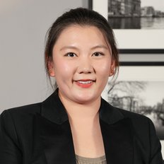 Winnie Zhang, Sales representative