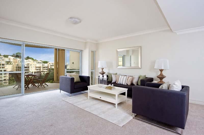 54 Walumetta Drive, WOLLSTONECRAFT NSW 2065, Image 2