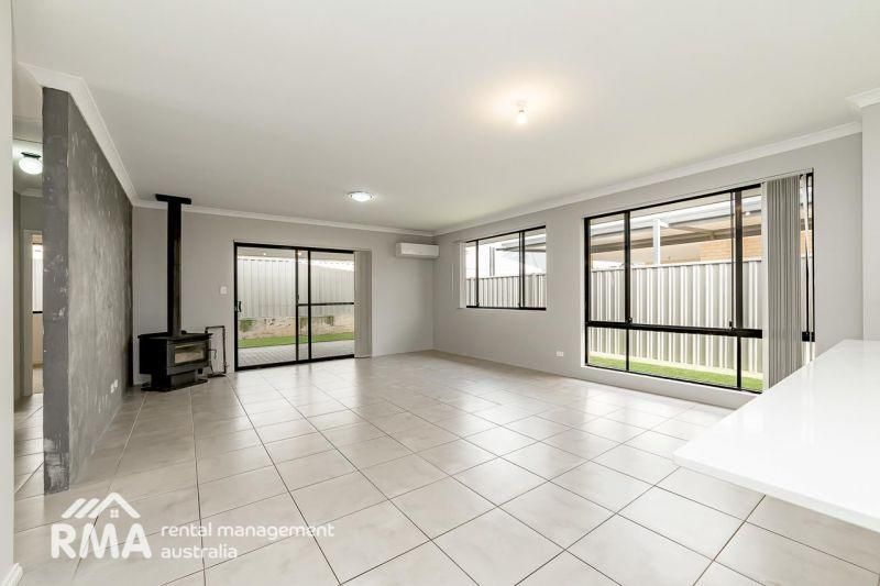 3 bedrooms House in 5 Adiantum Avenue BYFORD WA, 6122