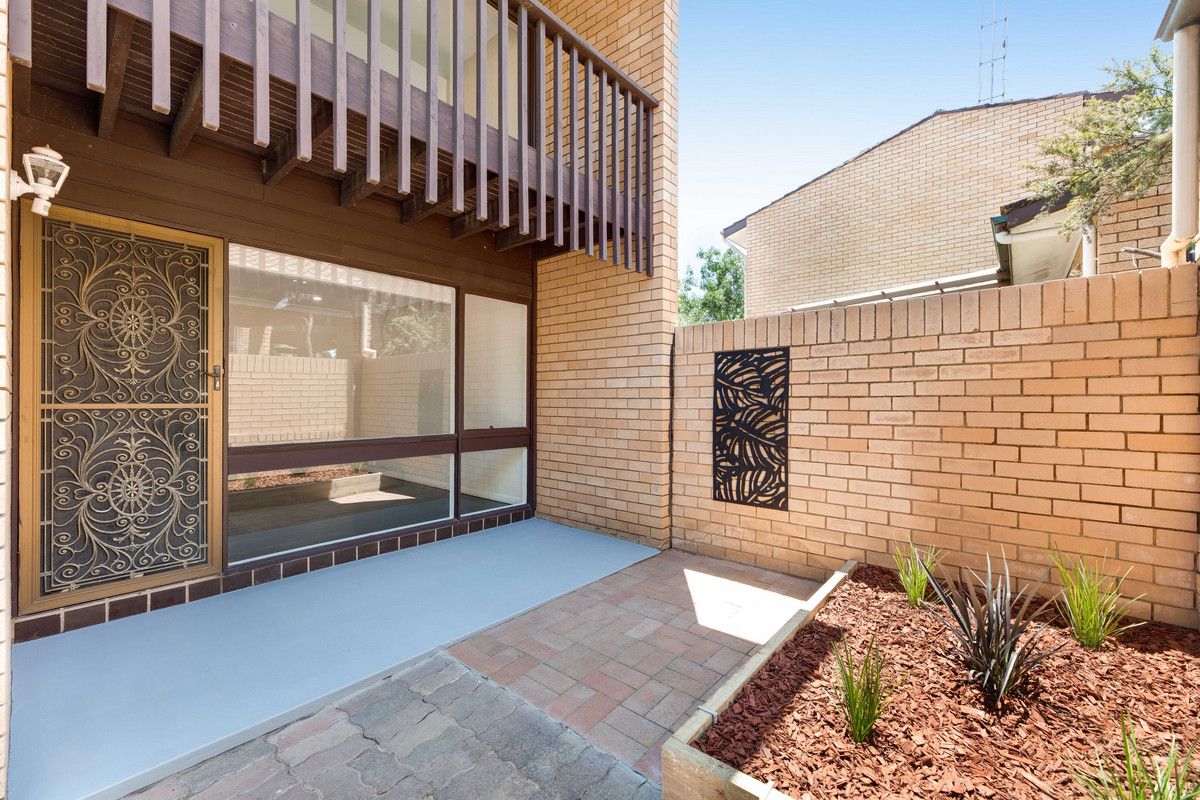 3/2 Whipbird Avenue, Ingleburn NSW 2565, Image 1