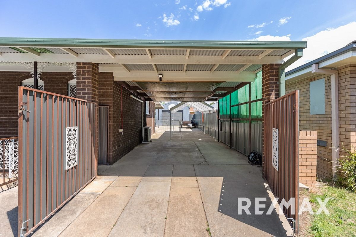 18 Loth Street, Ashmont NSW 2650, Image 2