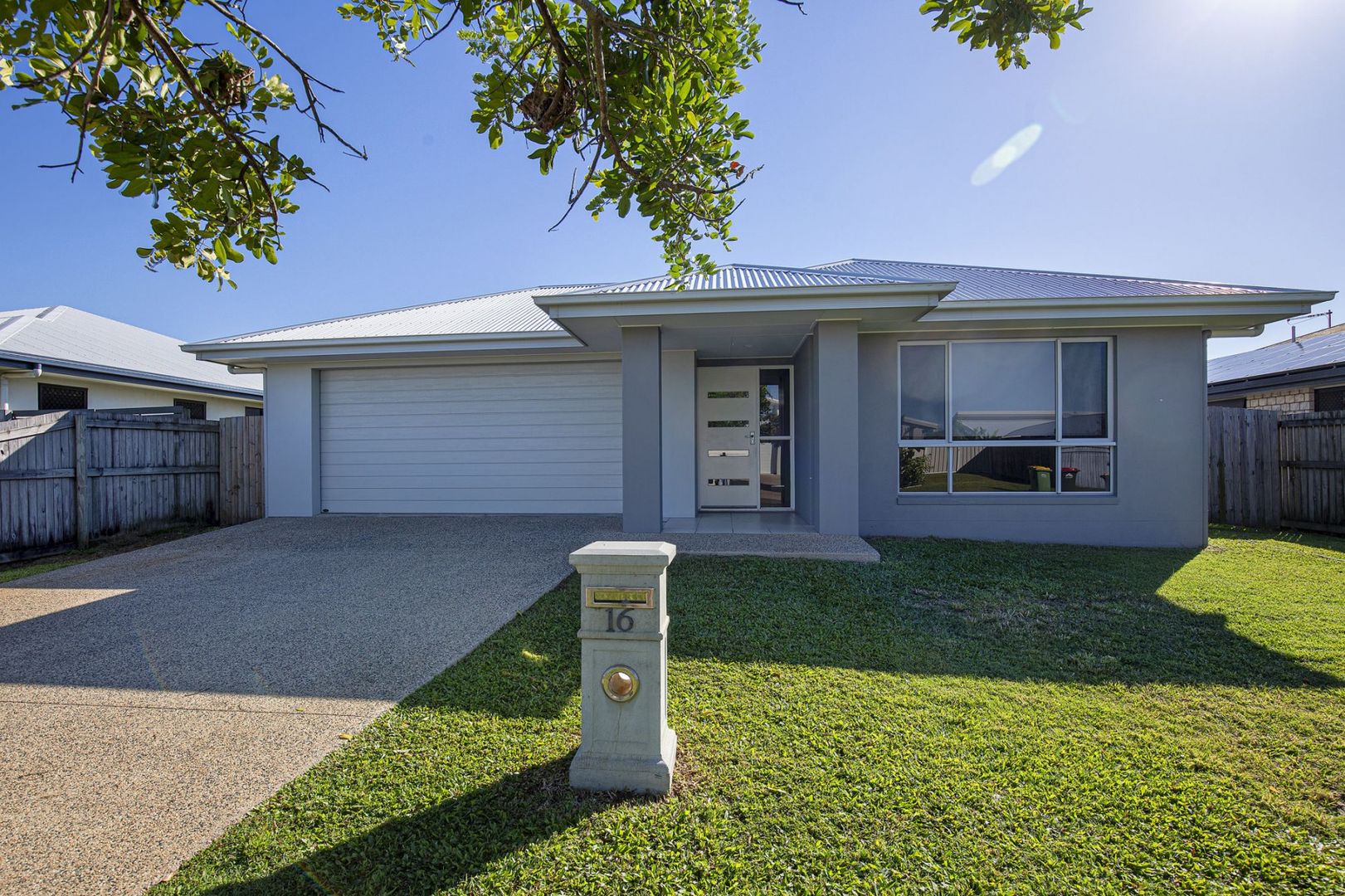 4 bedrooms House in 16 Ashton Place OORALEA QLD, 4740