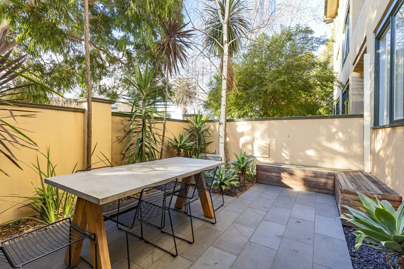 2 bedrooms Apartment / Unit / Flat in 10/574 Glenferrie Rd HAWTHORN VIC, 3122