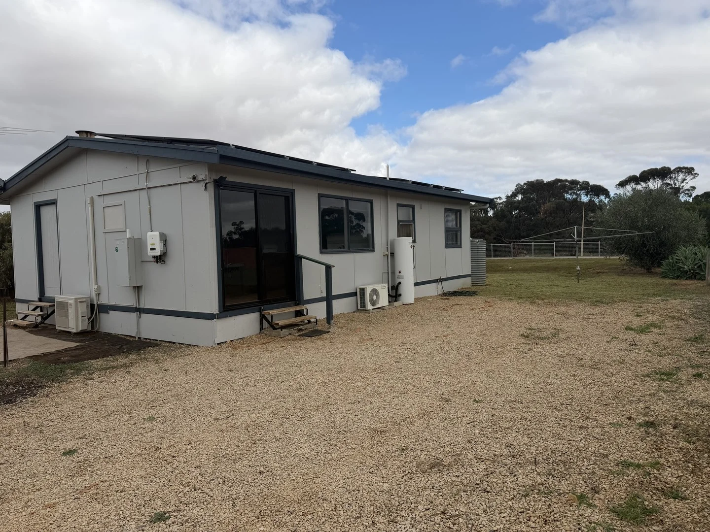 Primary image of 25 High St, Hoyleton SA 5453