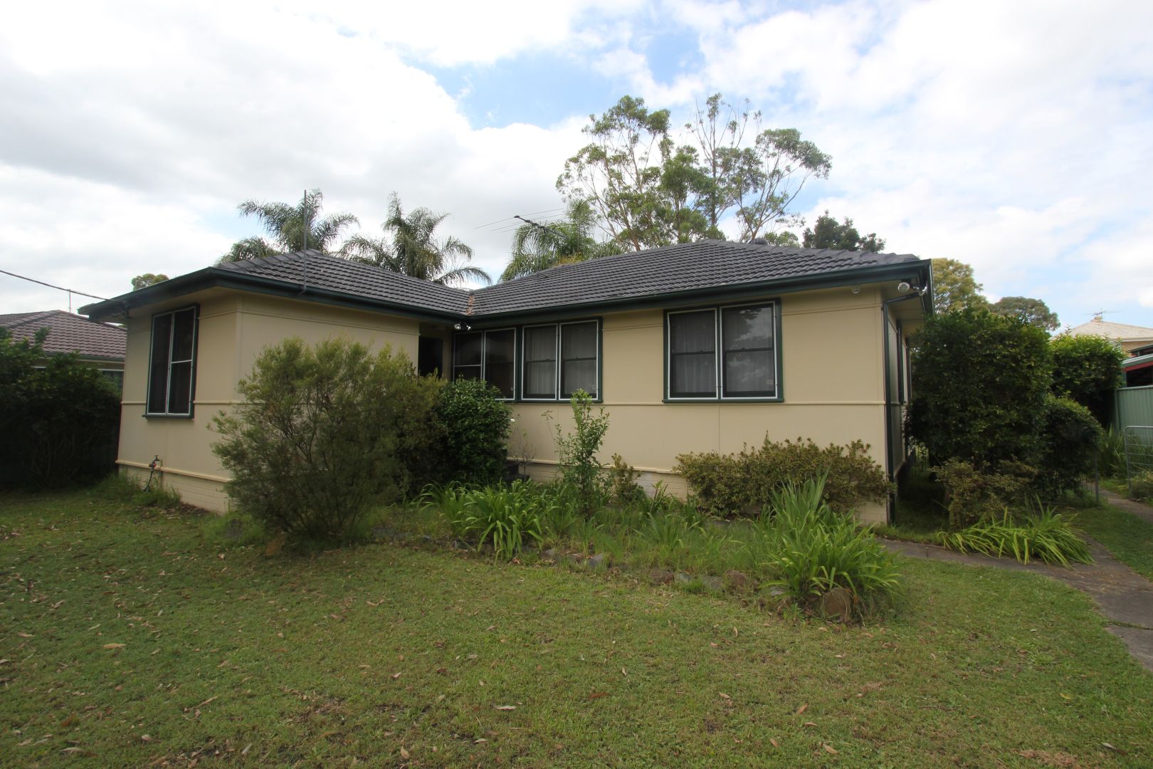 11 Gemas Street, Holsworthy Property History & Address Research Domain
