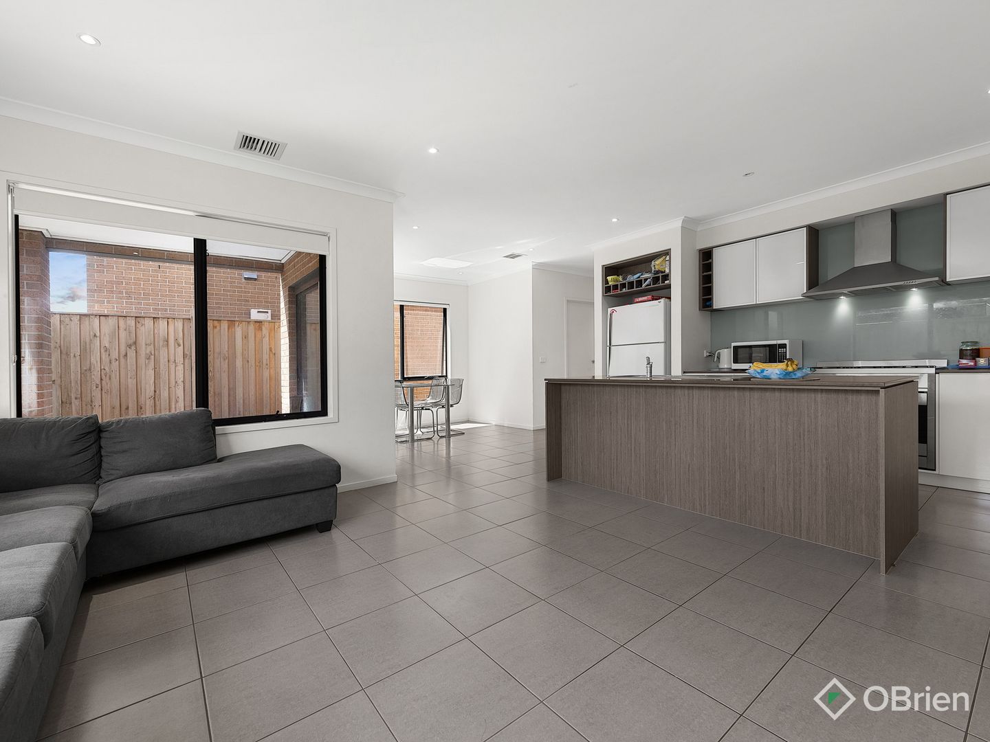 30 Higgins Street, Fraser Rise VIC 3336, Image 2