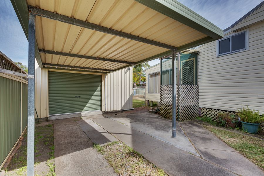 8 Laxton Crescent, Belmont North NSW 2280, Image 1