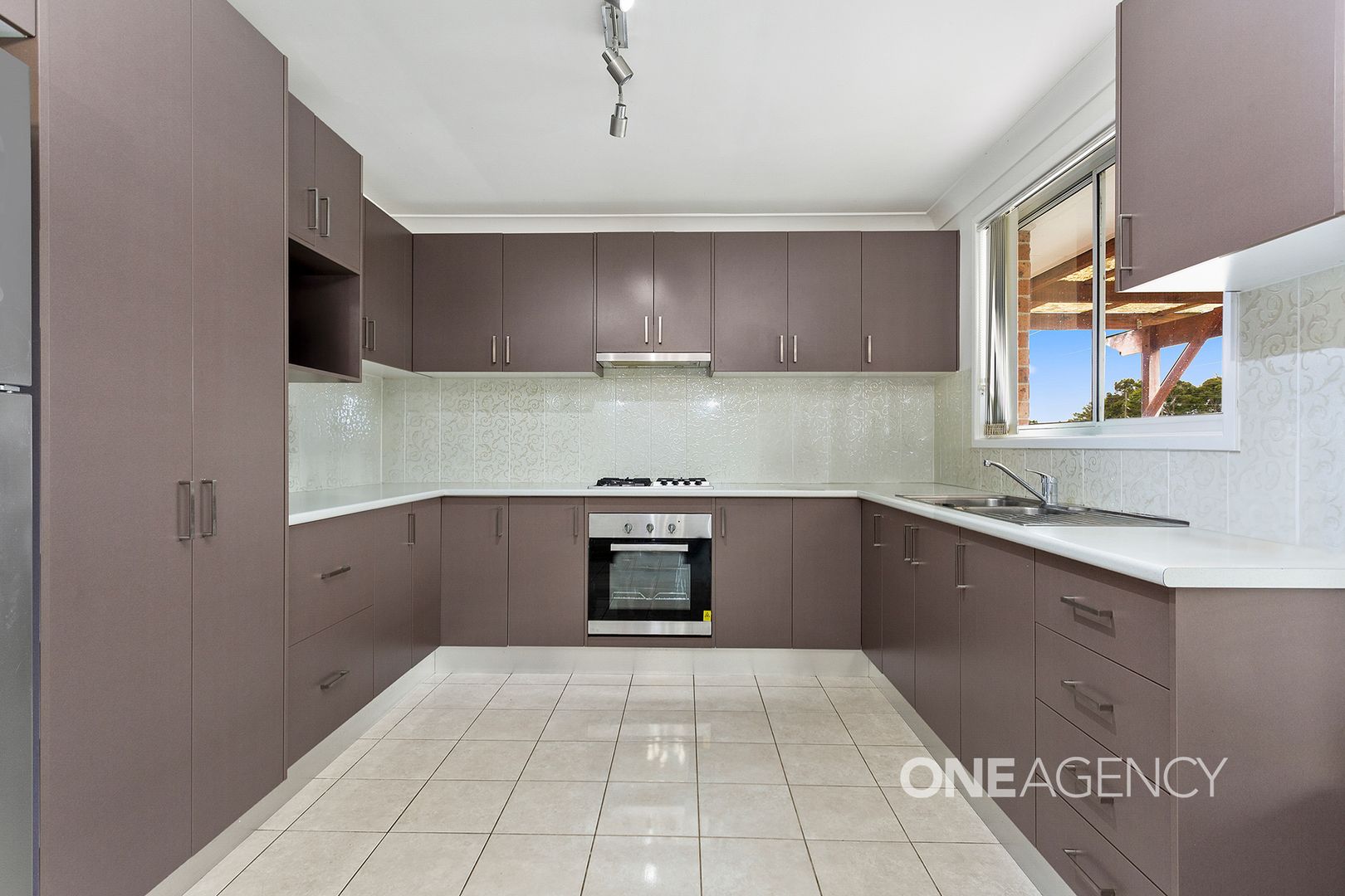 4/6 MacLeay Place, Albion Park NSW 2527, Image 2