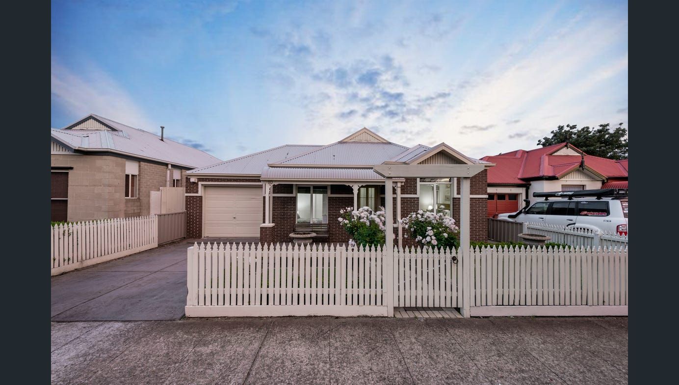 10 Verdon Street, Caroline Springs VIC 3023 House For Rent Domain