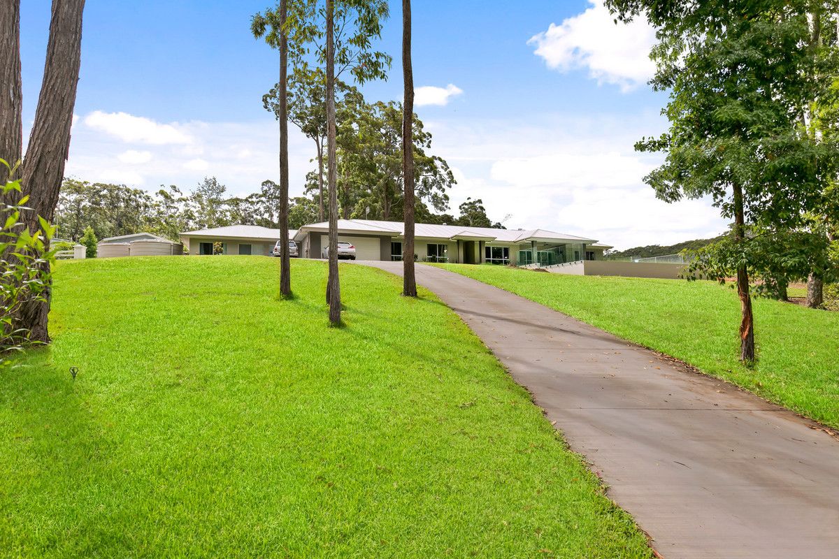 6 bedrooms House in  DOONAN QLD, 4562