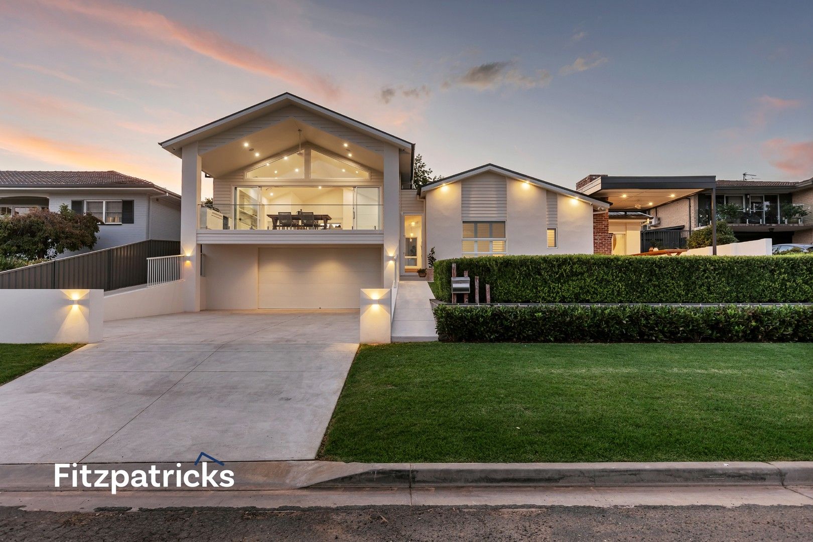 5 bedrooms House in 23 Lakeside Drive LAKE ALBERT NSW, 2650