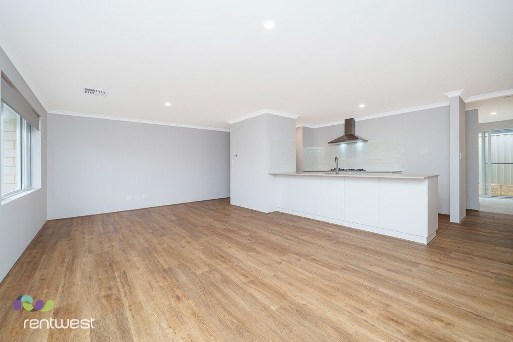 4 bedrooms House in 22 Coasting Road ALKIMOS WA, 6038