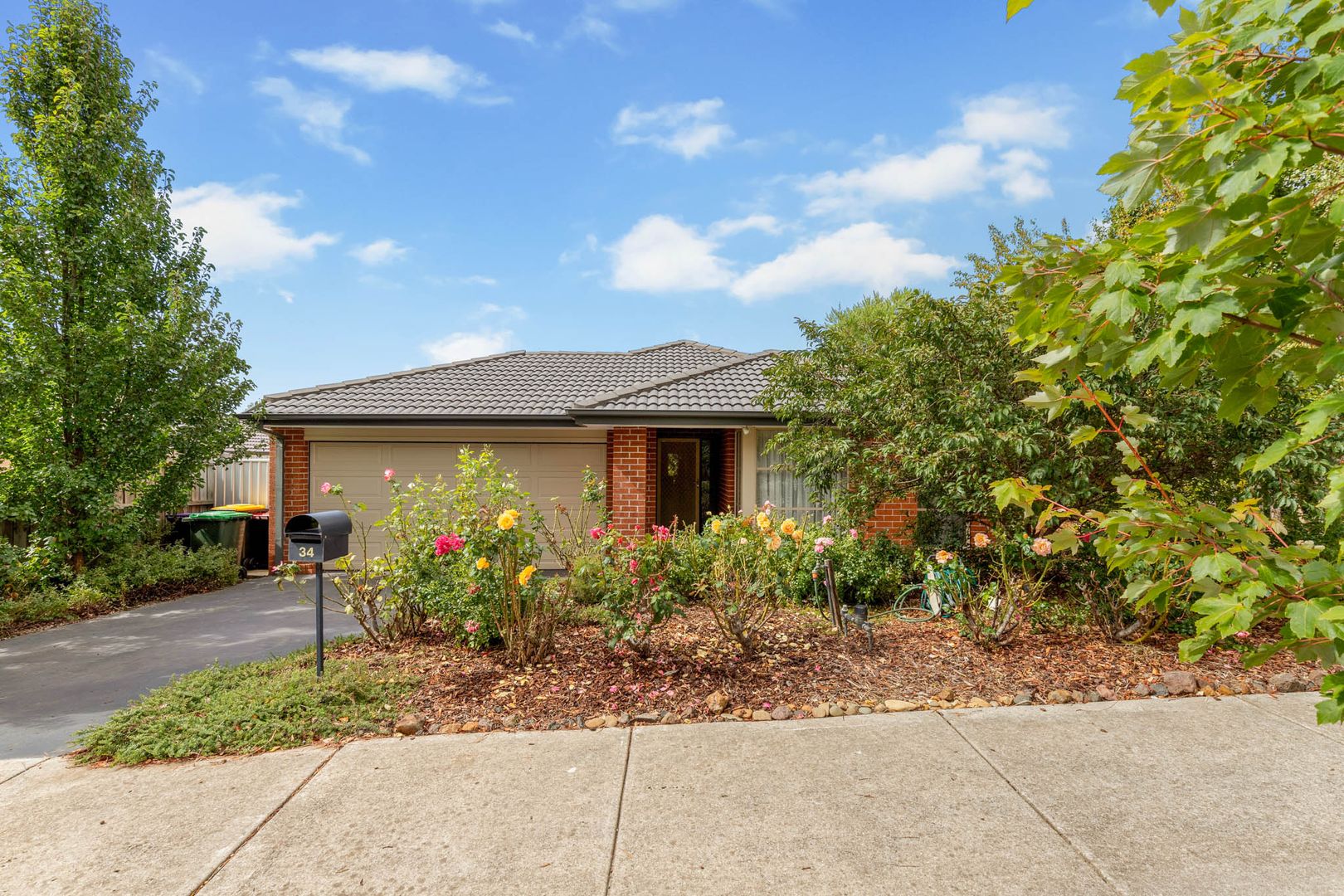 34 Gordon Boulevard, Gisborne VIC 3437, Image 1