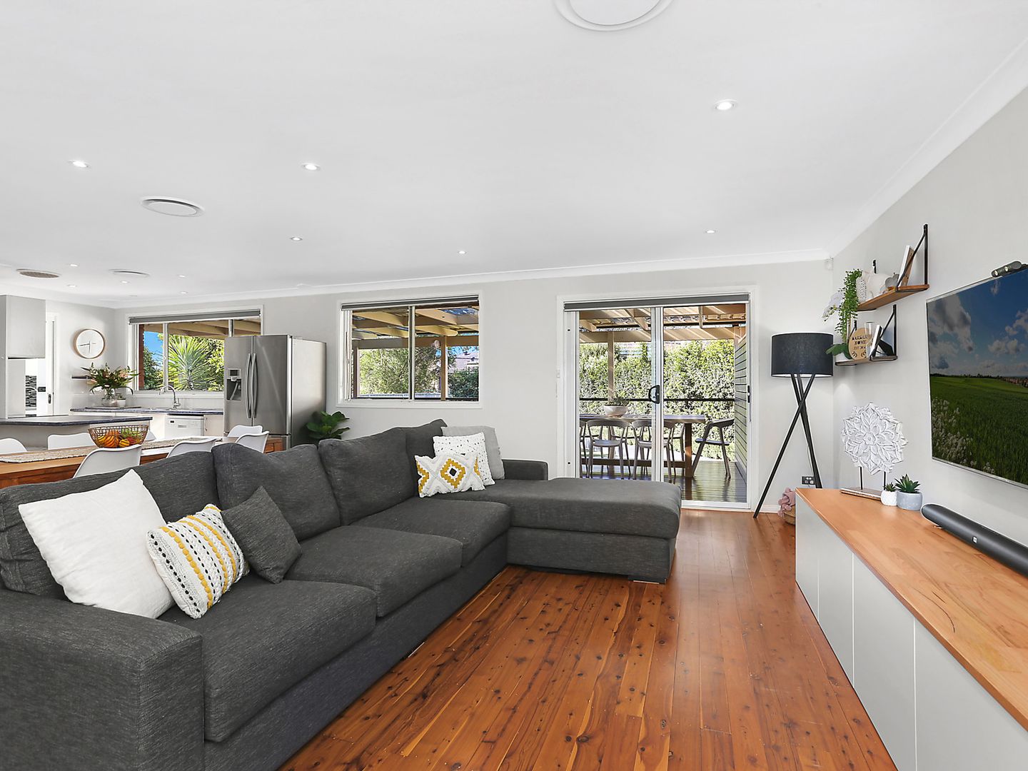 27 Griffiths Road, Mcgraths Hill NSW 2756, Image 2