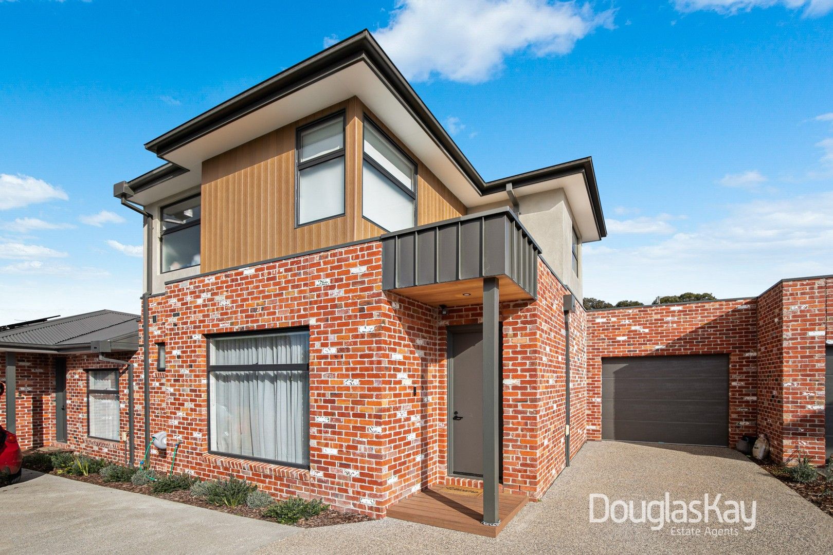 3 bedrooms Townhouse in 3/77 Fraser Street SUNSHINE VIC, 3020