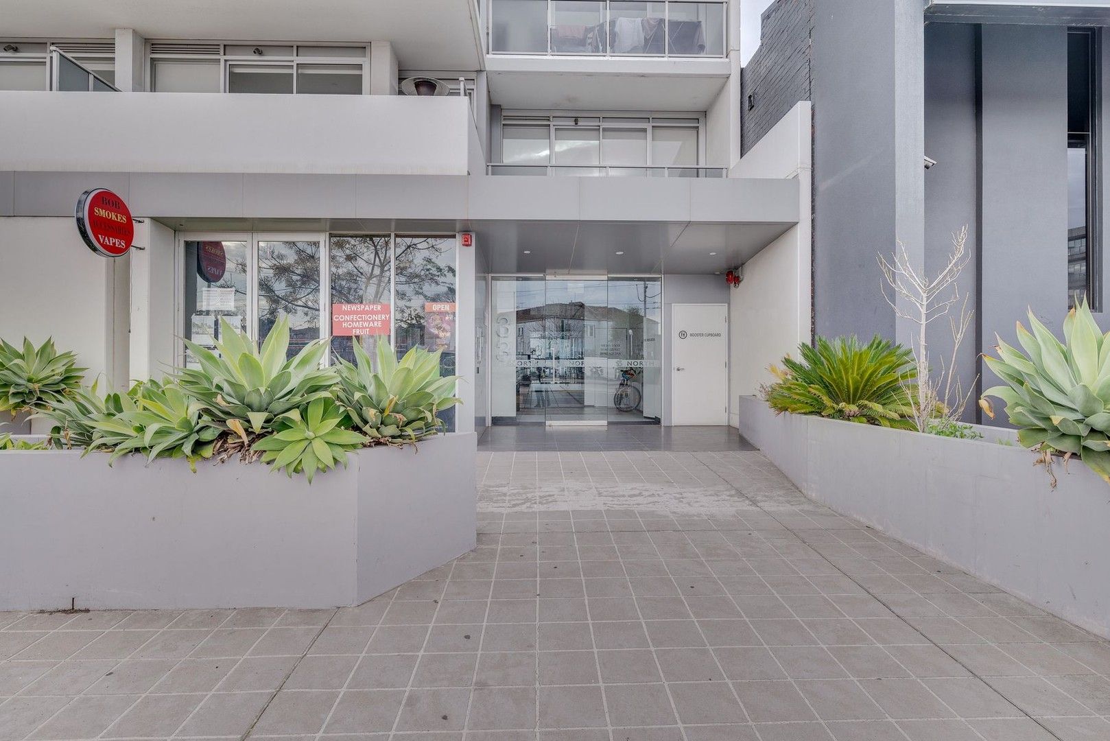2 bedrooms Apartment / Unit / Flat in 208/39 Racecourse Road NORTH MELBOURNE VIC, 3051