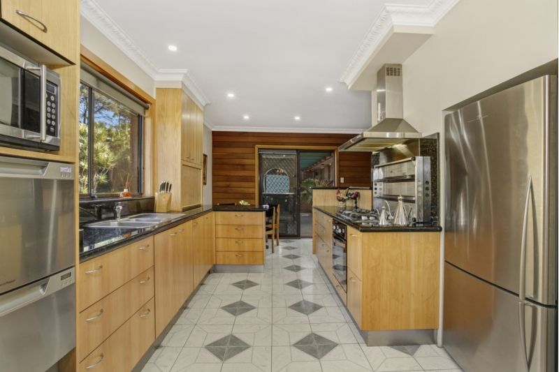 37 Margherita Avenue, Bateau Bay NSW 2261, Image 2