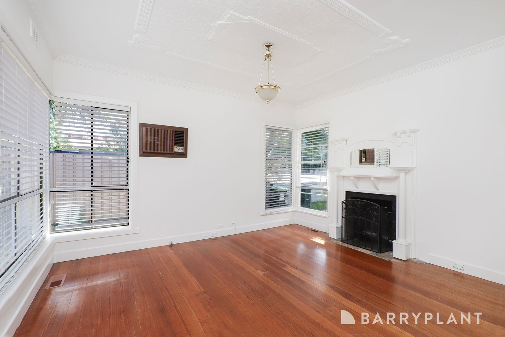 15 Hampshire Road, Sunshine VIC 3020, Image 2