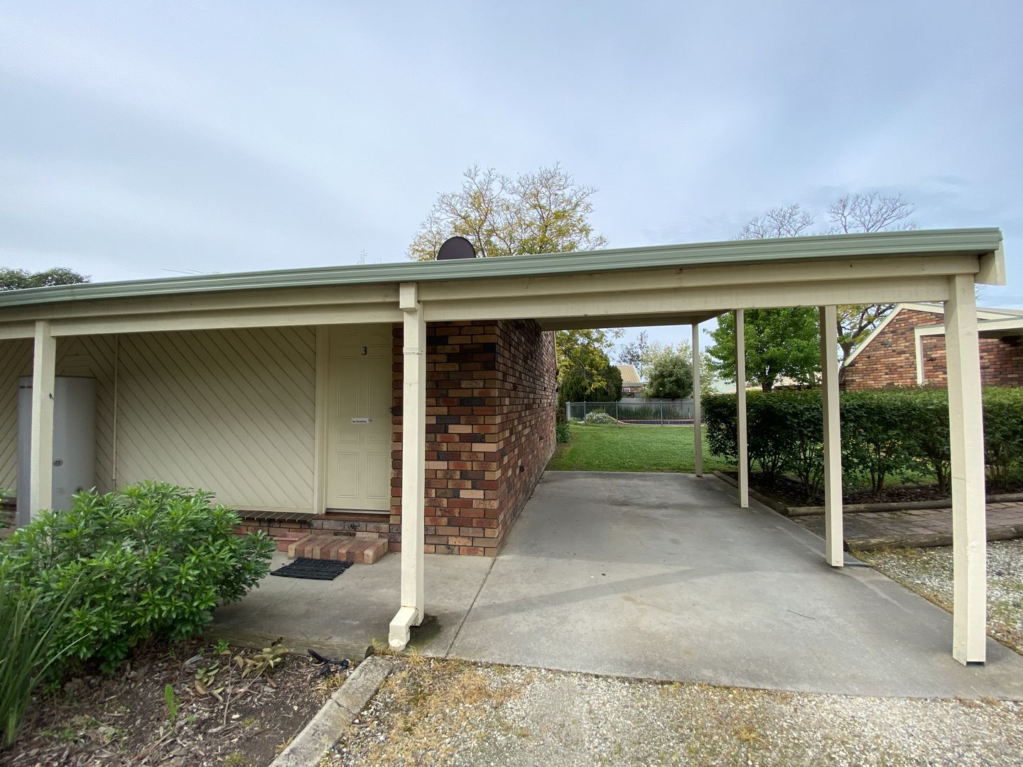 3 2 Trafalgar Street West Wodonga Vic 3690 Townhouse For Rent 480 520 Domain