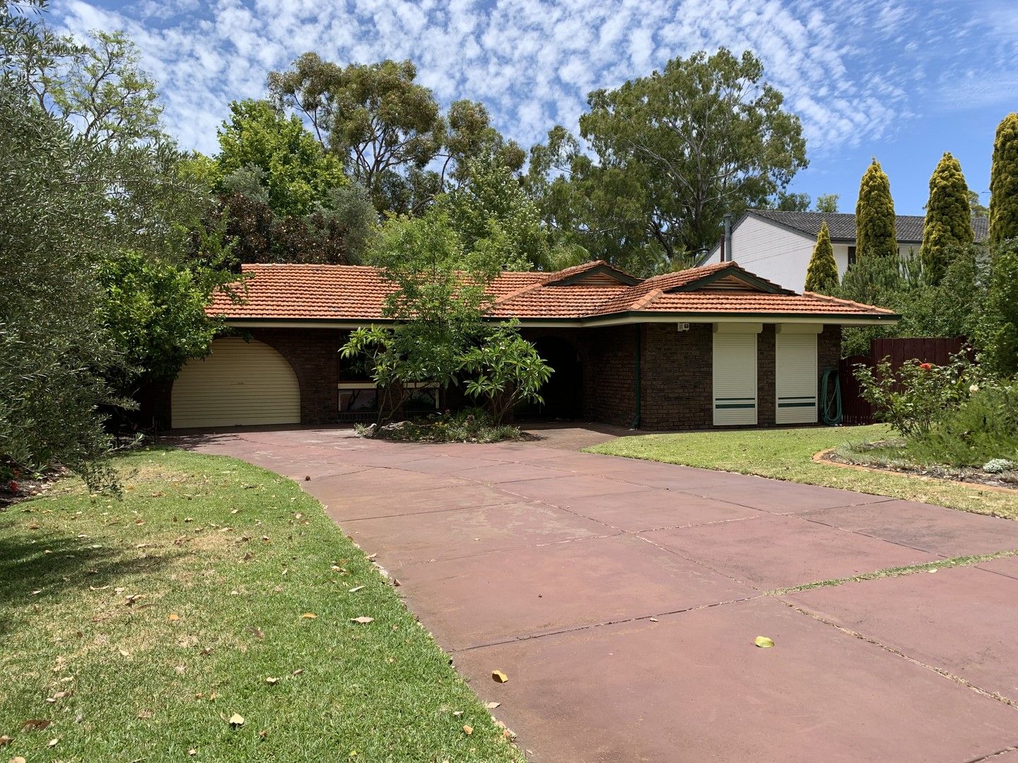 3 bedrooms House in 82 Regency Drive THORNLIE WA, 6108