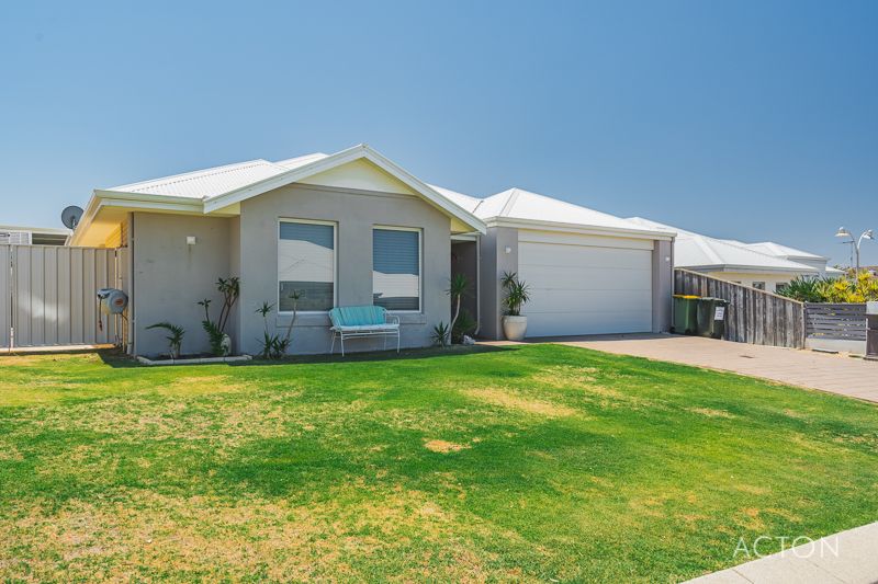 4 bedrooms House in 13 Buttercup Parkway HALLS HEAD WA, 6210