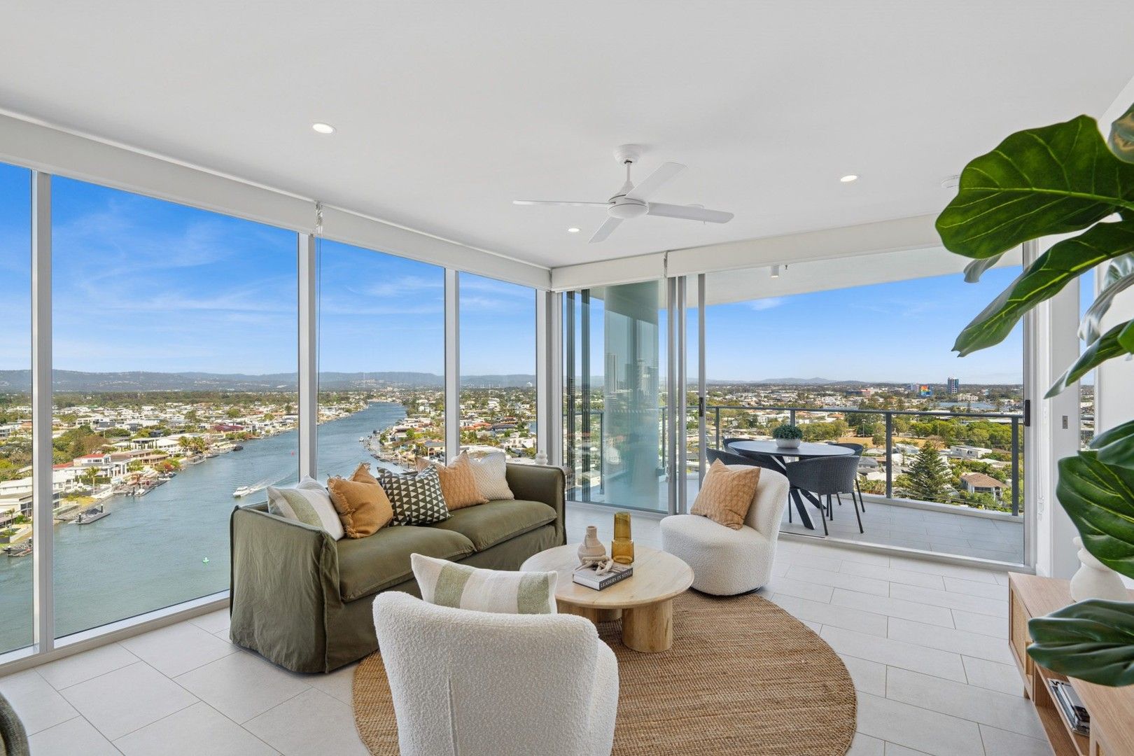 3 bedrooms Apartment / Unit / Flat in 1502/1 Cannes Avenue SURFERS PARADISE QLD, 4217