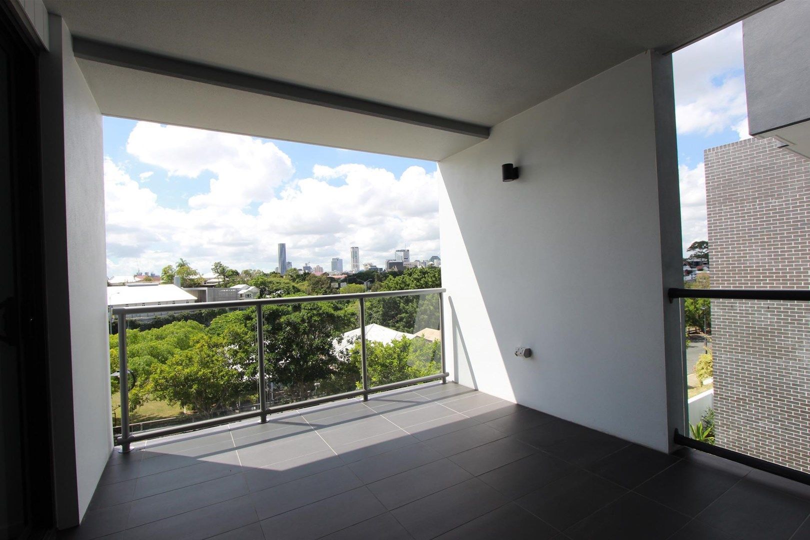 2 bedrooms Apartment / Unit / Flat in 15/16-24 Lower Clifton Terrace RED HILL QLD, 4059