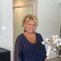 Allam Property Group Kendall, Sales representative