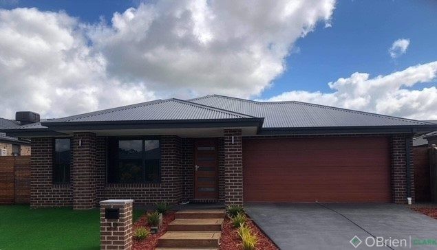 4 bedrooms House in 39 Meadowbrook Crescent WARRAGUL VIC, 3820