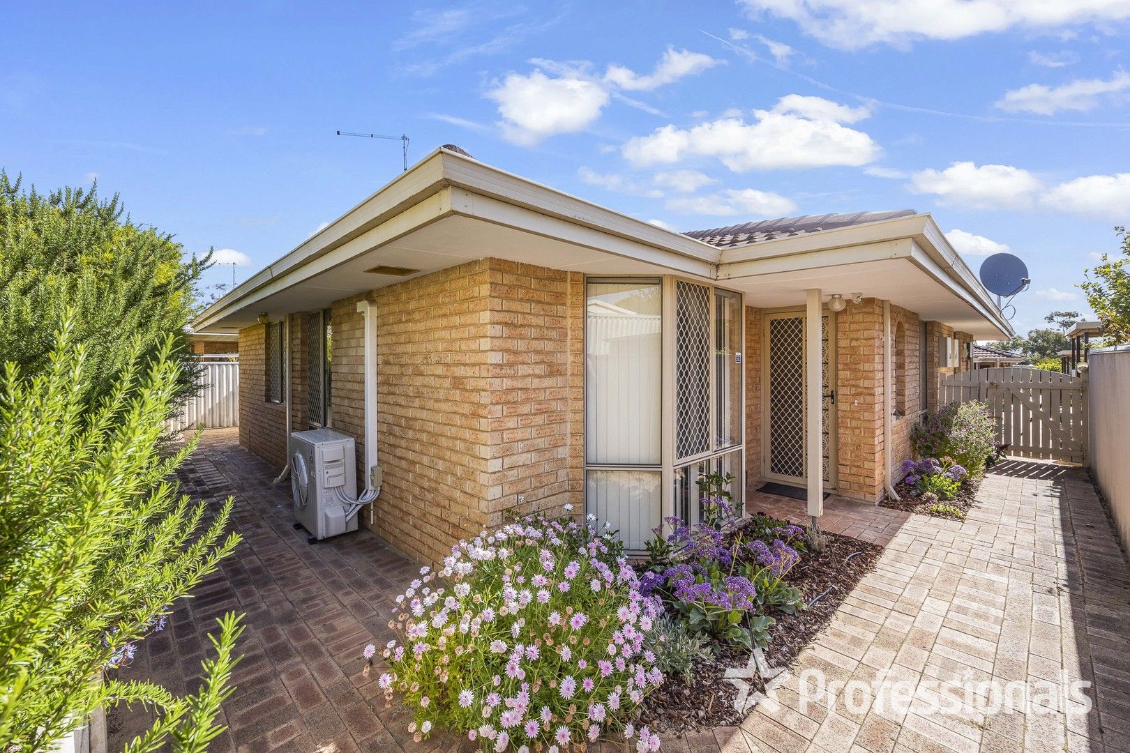 33/15 Mereworth Way, Marangaroo WA 6064, Image 0