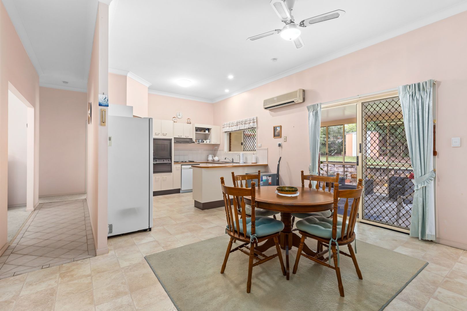 7 Angelica Place, Forest Lake QLD 4078, Image 2