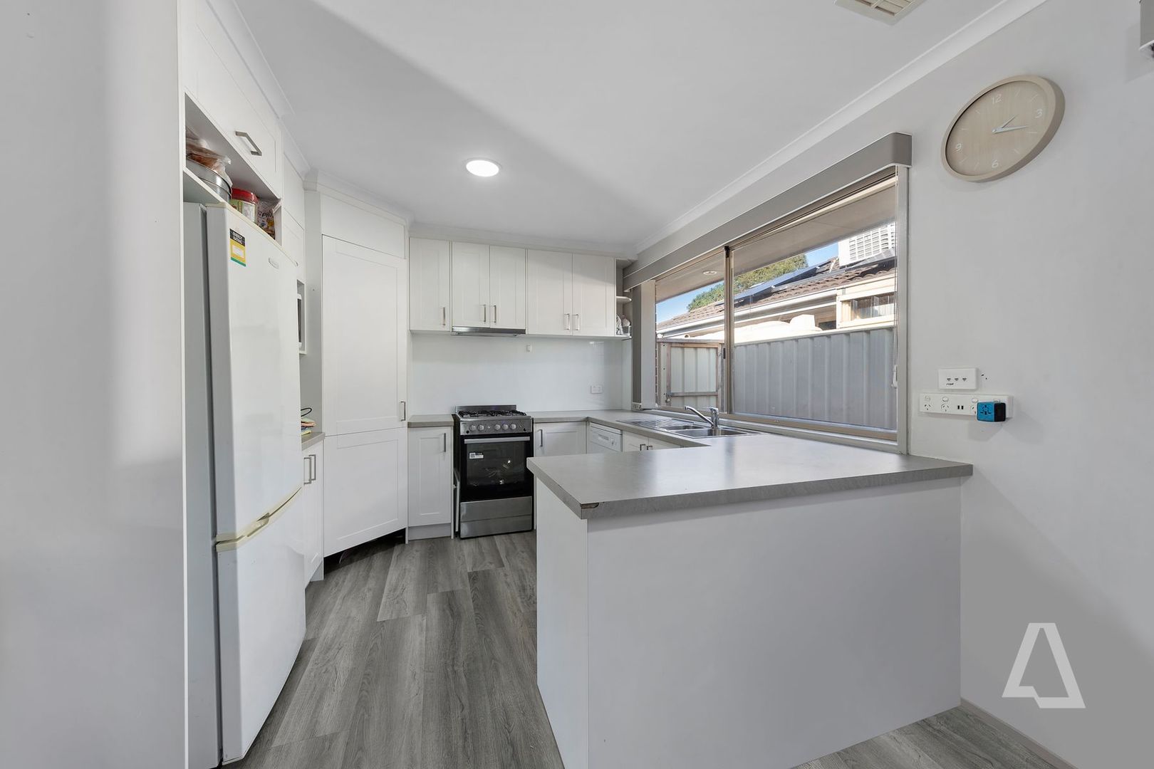 5 Kingsmead Close, Sunshine North VIC 3020, Image 2