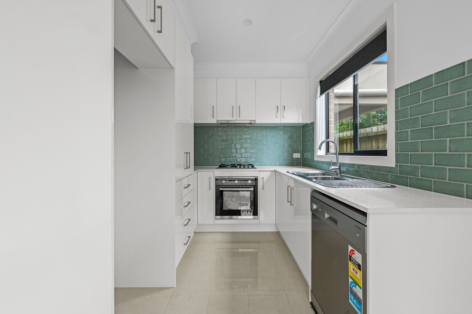 4/3032 Parkland Avenue, Hampton Park VIC 3976 Apartment For Rent