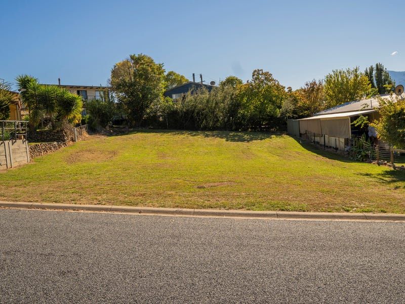 13 Feathertop Street, Tawonga South VIC 3698, Image 0