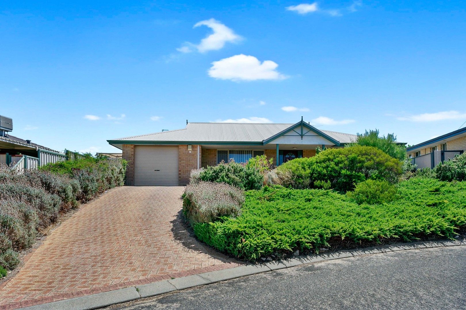 10 Carnoustie Gardens, Meadow Springs WA 6210, Image 0